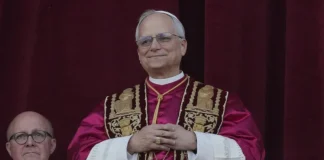 BREAKING NEWS: Habemus Papam! A fost ales un nou papă. Fumul alb se ridică din coșul Capelei Sixtine