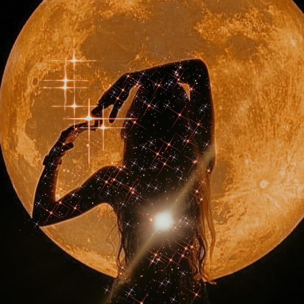 luna plina, femeie