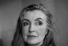 Bărbatul care i-a explicat greșit propria carte și a creat un fenomen global