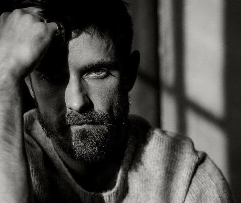 12 fraze subtile prin care cineva care nu te place își ascunde adevăratele sentimente