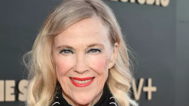 A murit la 71 de ani Catherine O’Hara, mama uitucă din „Singur acasă” și una dintre cele mai iubite actrițe de comedie