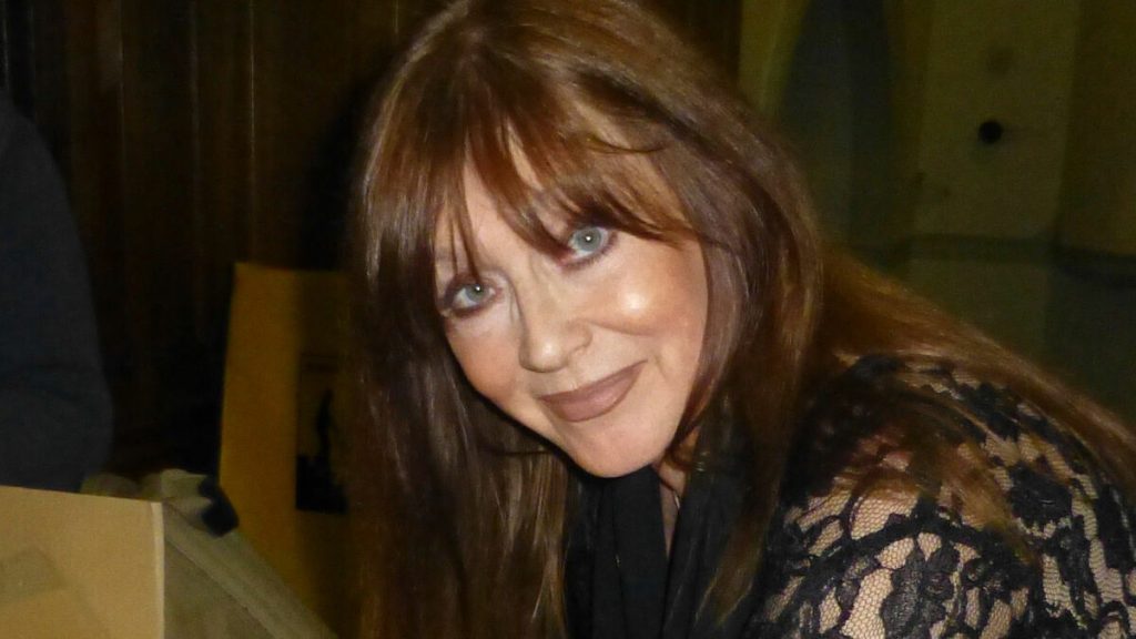 Fiica „secretă” a lui Freddie Mercury a murit la 48 de ani, la doar câteva luni după ce existența ei a ieșit la iveală