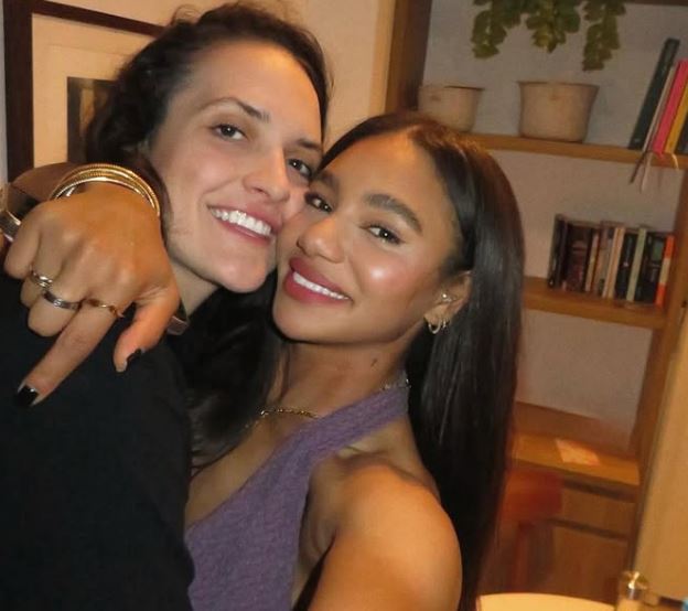 Iubire pe teren și în afara lui – Elizabeth Omoregie și Gabriela Moreschi de la CSM București confirmă relația!