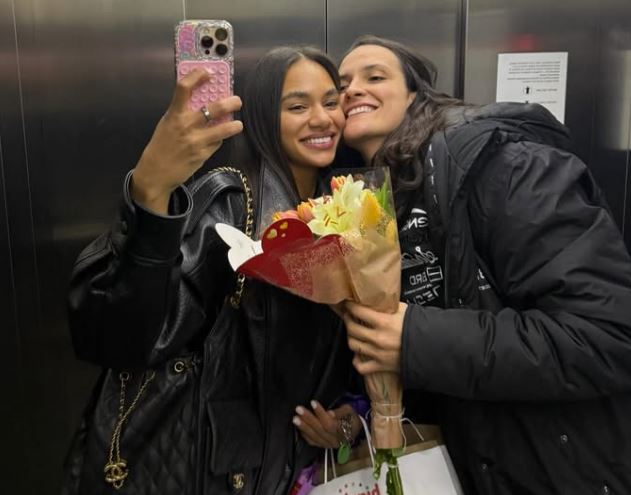 Iubire pe teren și în afara lui – Elizabeth Omoregie și Gabriela Moreschi de la CSM București confirmă relația!