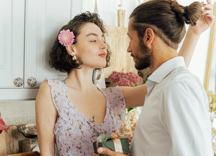 De ce „te iubesc” spus prea des îți poate distruge relația. Avertismentul care a aprins TikTok-ul și ce ar trebui să spui, de fapt