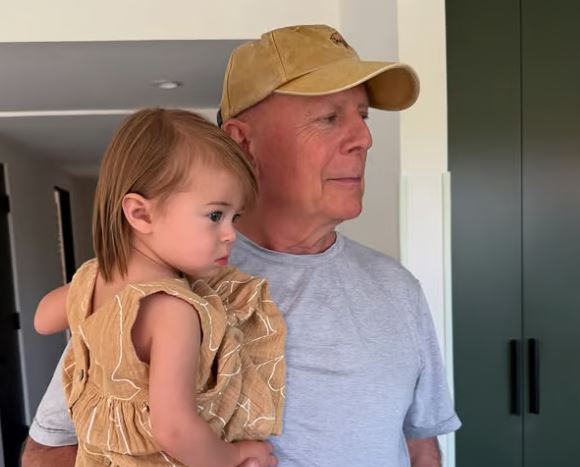 Bruce Willis, gest tulburător în fața bolii: actorul a decis să-și doneze creierul după moarte