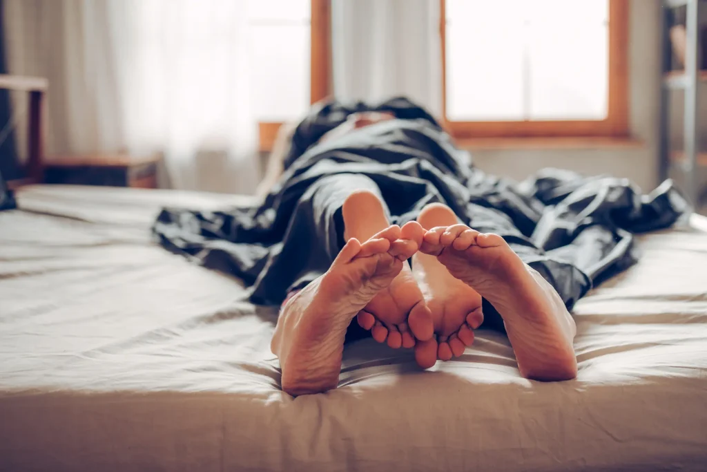 Fenomenul care ia cu asalt dormitoarele: de ce tot mai multe cupluri aleg „cuckolding” și ce înseamnă, de fapt