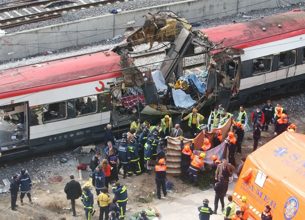 Dimineața în care Madridul a explodat: 193 de morți, 10 b@mbe și o rană care nu s-a închis nici după 22 de ani