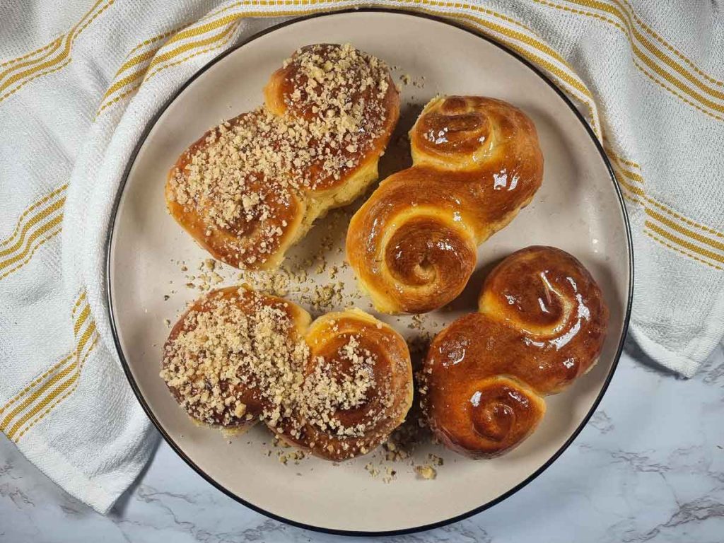 Ce semnificație au mucenicii și DE CE au sfințișorii forma cifrei 8? Obiceiuri din Ziua Sfinților 40 de Mucenici