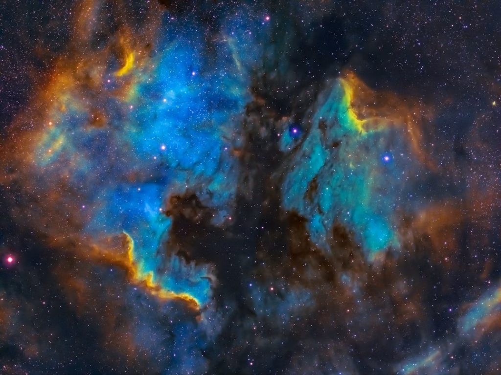 Astro-evenimentele lunii mai 2026 aduc emoții intense și scot adevărurile la suprafață. Autenticitatea câștigă!