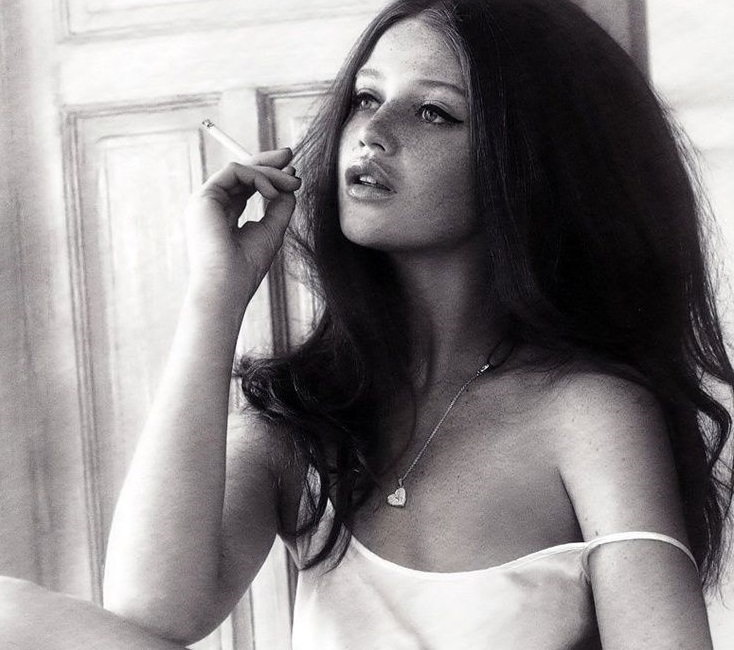 Femeile cărora niciun bărbat NU le poate rezista au aceste 3 trăsături SURPRINZĂTOARE! Le regăsești la tine?