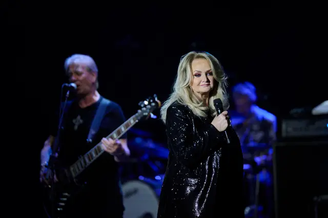 Bonnie Tyler, legendara voce a hitului „Total Eclipse of the Heart”, în comă indusă după o operație de urgență