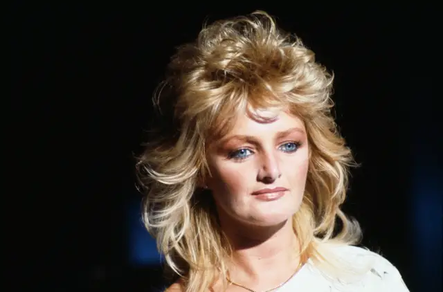 Bonnie Tyler, legendara voce a hitului „Total Eclipse of the Heart”, în comă indusă după o operație de urgență