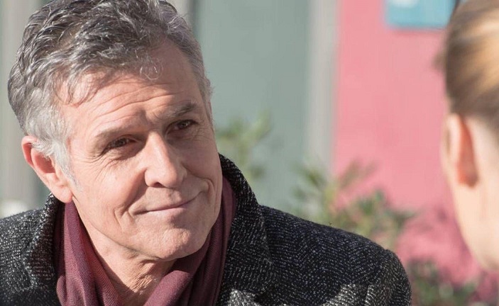 ȘOC în lumea Netflix: Actor din „Emily in Paris” mort la 69 de ani, după o luptă cruntă cu ALS