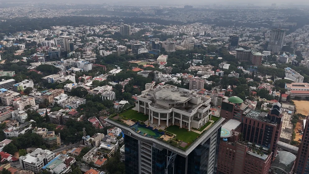 Vijay Mallya, mansion de lux, zgârie-nori, Bengaluru, arhitectură, imobiliare de lux, proprietăți abandonate, case celebre, știri internaționale, investiții imobiliare