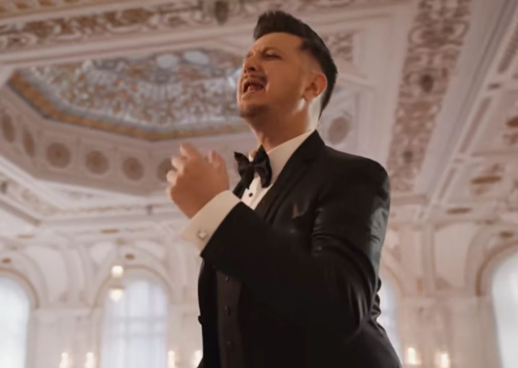 Manifestul care împarte internetul în două: Delia aruncă în aer industria cu „Analog (Symphonic Version)”