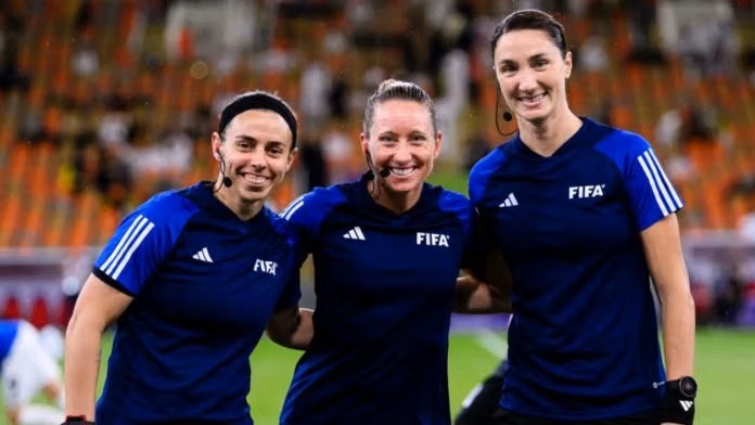 HERstory pe terenul mondial: trio-ul de femei care a zguduit FIFA în meciul Africa de Sud – Cehia