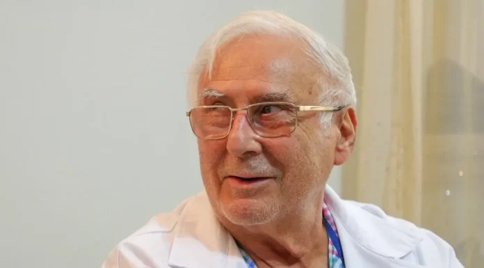 A murit profesorul Bogdan Marinescu, medicul care a schimbat istoria unui caz unic din România: el a ajutat-o pe Adriana Iliescu să devină mamă la 66 de ani