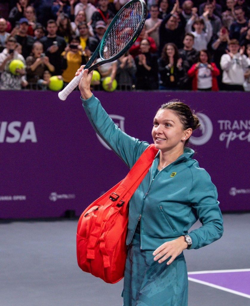 Lacrimi, aplauze și un ultim salut: Simona Halep și-a încheiat oficial cariera! Clujul a trăit seara care va rămâne în istoria sportului românesc