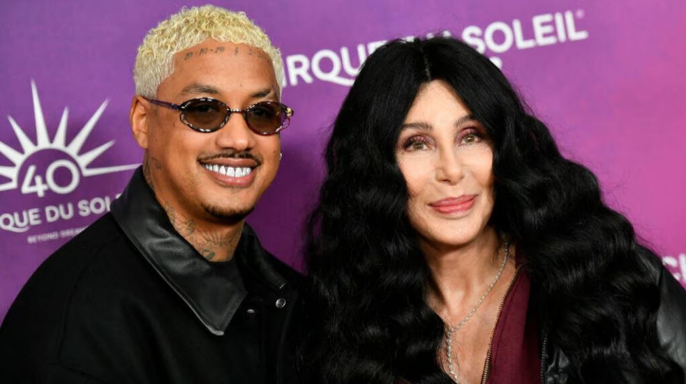 Cher, pregătită să se mărite cu iubitul ei cu 39 de ani mai tânăr. Planul secret despre nuntă stârnește rumoare și reaprinde interesul la Hollywood.
