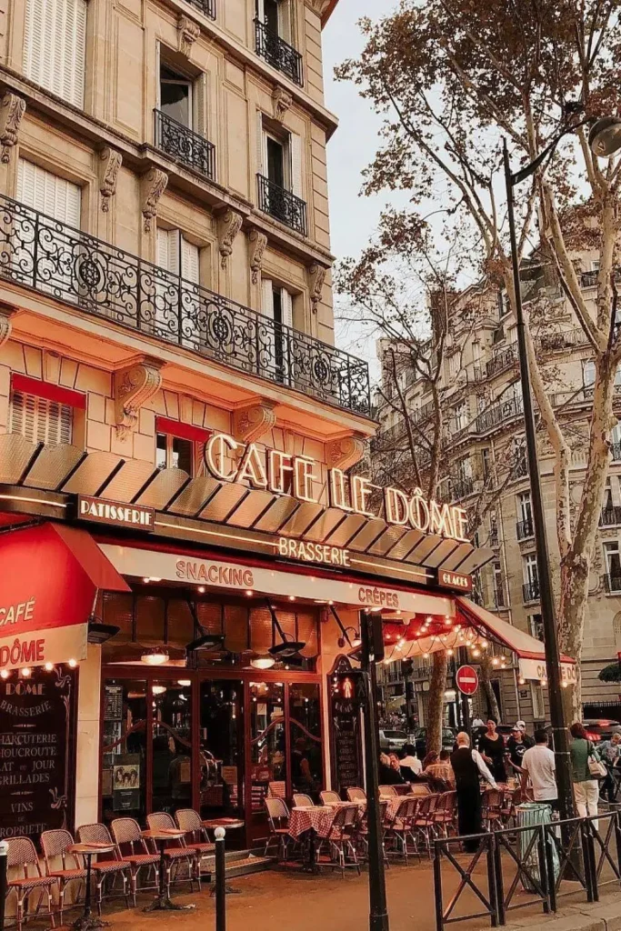 5 cafenele din Paris unde artiștii se certau, beau prea mult și creau capodopere