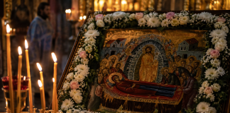 Prohodul Maicii Domnului: taina slujbei din seara de 14 august. La ce oră se cântă și ce semnificație au cele 188 de strofe