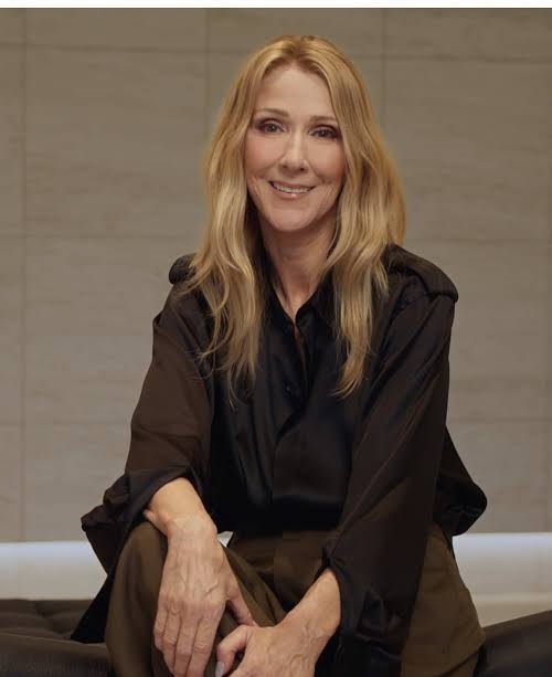 Céline Dion a revenit pe scenă după șase ani. Apariția de la Paris care a făcut-o să plângă în fața a zeci de mii de oameni