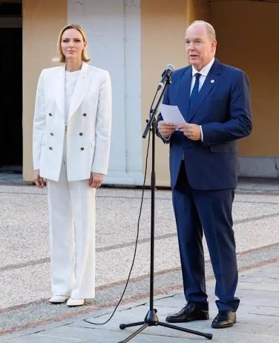 Charlene de Monaco, apariție spectaculoasă alături de Prințul Albert. Ținuta Prințesei a atras toate privirile