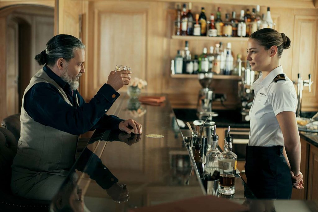 Johnny Depp, Penélope Cruz și Madelyn Cline explodează în „Day Drinker”! Trailerul care a împărțit deja reacțiile