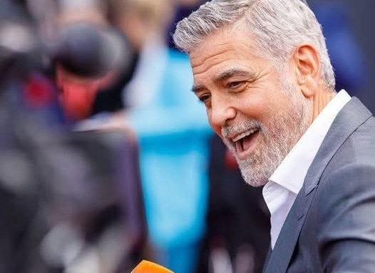 George Clooney a dat 14 milioane de dolari celor mai buni prieteni ai săi. Gestul uluitor prin care actorul a vrut să le mulțumească celor care l-au ajutat când era sărac