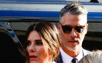 Sandra Bullock, împinsă de fiica ei să-și refacă viața amoroasă după moartea lui Bryan Randall: „Trebuie să te întâlnești cu cineva”. Replica actriței a stârnit hohote de râs