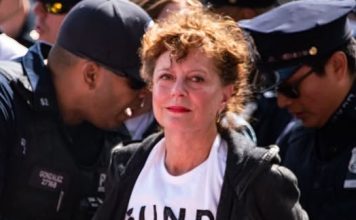 Susan Sarandon, încătușată la New York! Actrița a fost reținută de poliție în timpul unui protest. Imaginile au făcut înconjurul lumii