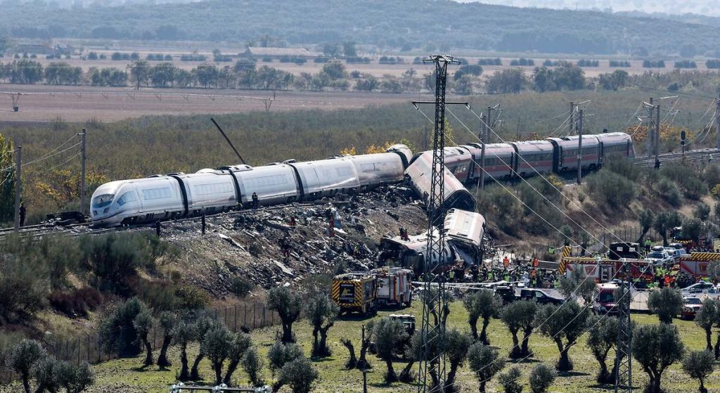 Tragedia feroviară din Spania, reconstituită minut cu minut! Ce au dezvăluit înregistrările cu câteva minute înainte de impactul în care au murit 68 de oameni