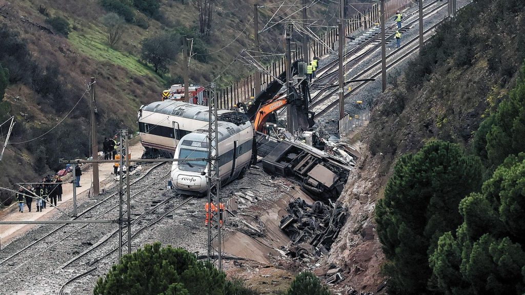 Tragedia feroviară din Spania, reconstituită minut cu minut! Ce au dezvăluit înregistrările cu câteva minute înainte de impactul în care au murit 68 de oameni