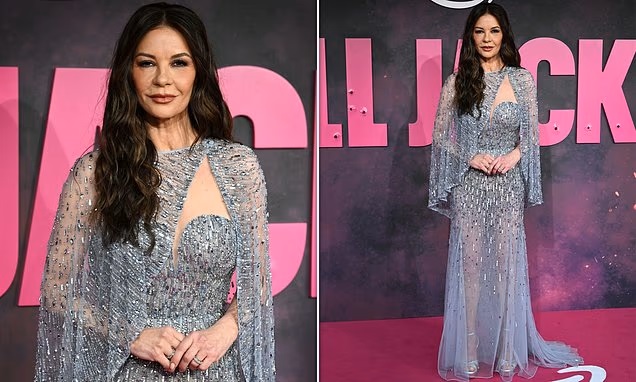 Catherine Zeta-Jones, apariție spectaculoasă la New York. Ținuta strălucitoare cu care a atras toate privirile la Comic Con