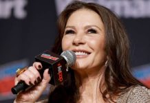 Catherine Zeta-Jones, apariție spectaculoasă la New York. Ținuta strălucitoare cu care a atras toate privirile la Comic Con