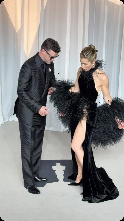 Jessica Biel și Justin Timberlake, apariție rară pe covorul roșu! Rochia spectaculoasă a actriței a atras toate privirile